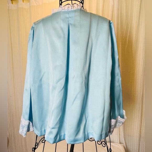 Blue satin & lace vintage retro bed jacket or robe NWOT new condition - Picture 7 of 7